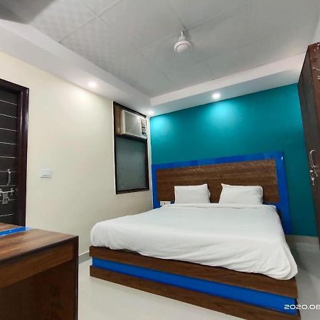 Hotel Royal Town Yeni Delhi Dış mekan fotoğraf